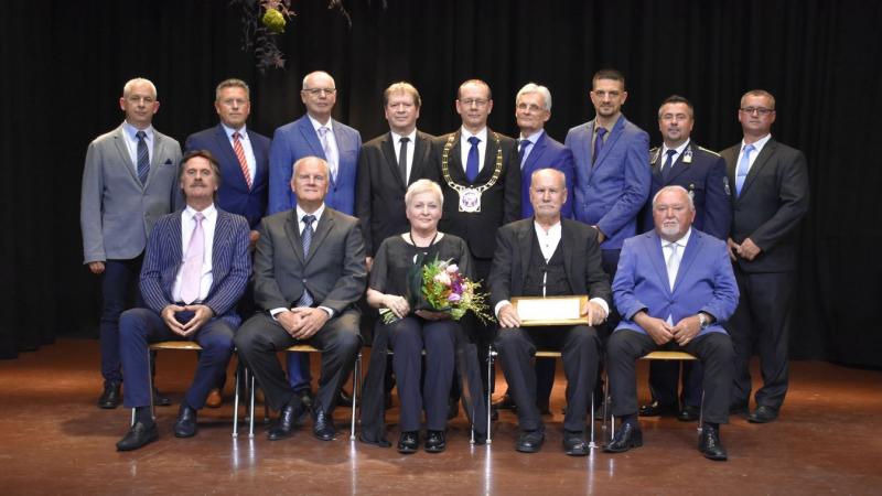 Nagykanizsa városa különleges eseményt ünnepel: 780 évvel ezelőtt került először írásos említésre. Az évforduló alkalmából rendezett ünnepségen számos program várta az érdeklődőket, köztük kiállítások és videóvetítések, amelyek bemutatták a város gazdag t
