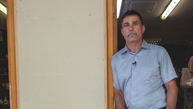 Ambrus Attila Esztergomban hoppon maradt, és továbbra is fáradhatatlanul kutatja az új boltja ideális helyszínét.