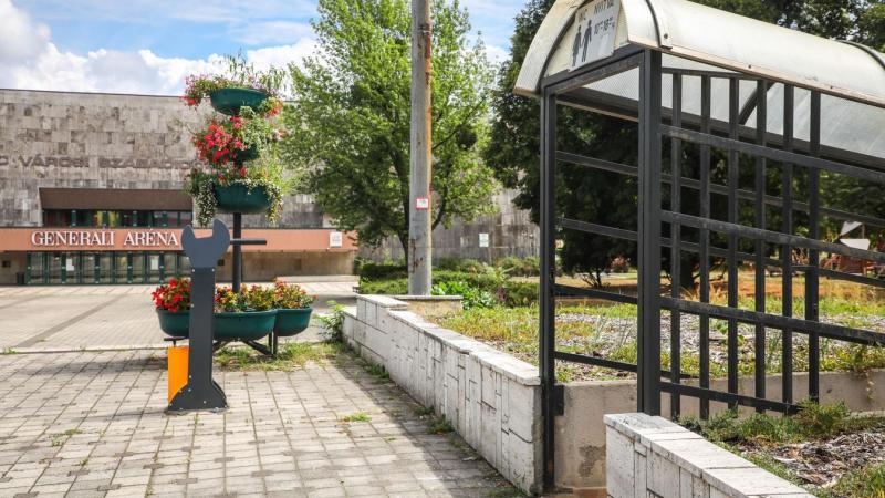 Már nem jelent gondot, ha a Népkertben váratlanul ránk zúdul a szapora, hiszen mostantól mindig készen állunk a pillanatok megörökítésére! + fotók, videókkal.