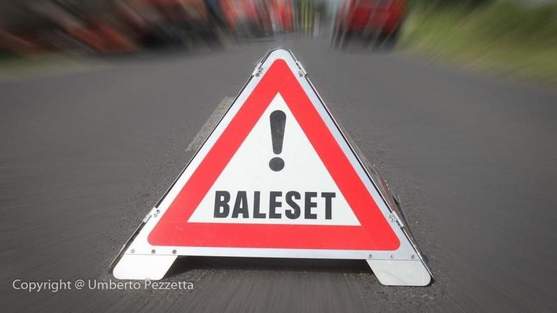 Három gépjármű ütközött össze a 7-es főúton, a helyszínen mentőhelikopter érkezett a sérültek megsegítésére.