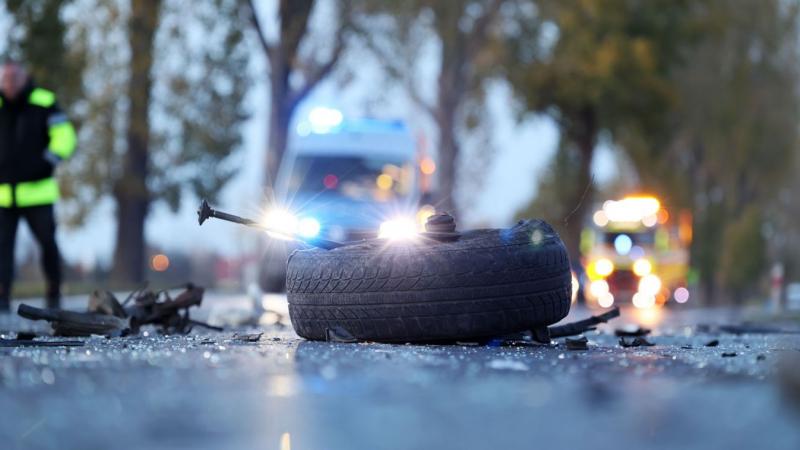 Teljes a zűrzavar a 6-os főúton – baleset történt, ami miatt megállt a forgalom.
