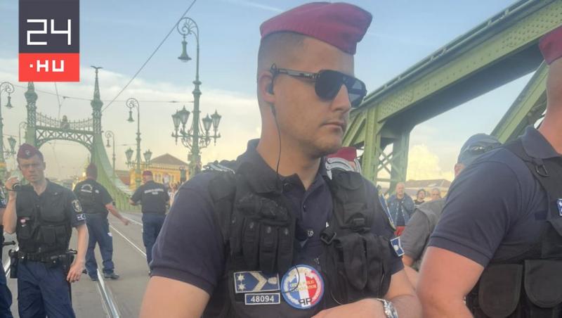 A francia rendőrség belső nyomozást indított egy felvarrós rendőr ügyében.