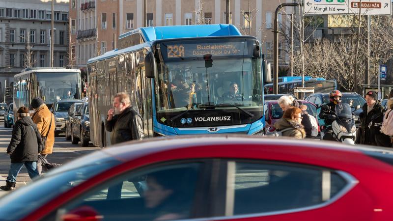 A BKV-s szakszervezet bejelentette, hogy közös tiltakozó akciót tervez a vasutasokkal és a volánbuszosokkal együtt.
