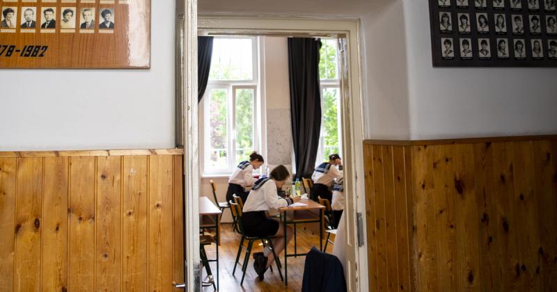 Az idei matematika érettségin a számológép típusa már nem csupán egy apró részlet; komoly szerepet játszik a sikeres teljesítményben.