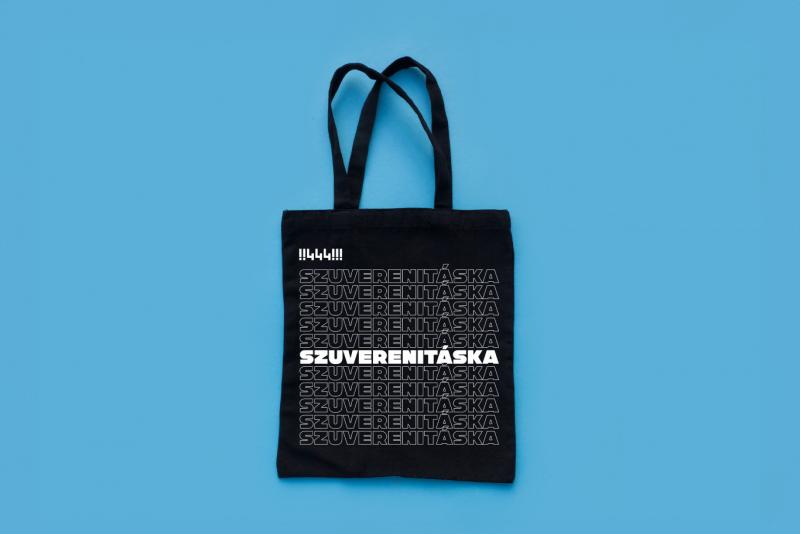 Ez nem Sulyok Tamás szatyra, hanem a szuverenitás szimbóluma.