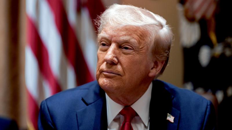 Ez teljesen elfogadhatatlan! Donald Trump ismételten kemény üzenetet küld az Európai Unió felé, hiszen egy 50%-os vám bevezetését helyezte kilátásba.
