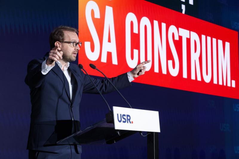 Dominic Fritz: Az alakuló kormánynak elkerülhetetlenül nehezen népszerű intézkedéseket kell bevezetnie | Krónika Online

Dominic Fritz véleménye szerint az új kormány előtt álló kihívások komolyak, és a szükséges intézkedések nem mindig találkoznak a közv