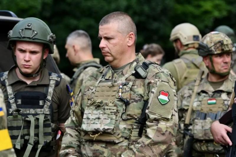 Most bukkantak fel a vádolt luxusköltekezések Ruszin-Szendi Romulusz egykori szolgálati ingatlanában – eddig a KEHI figyelmét sem keltette fel ez a kérdés - Alfahir.hu.