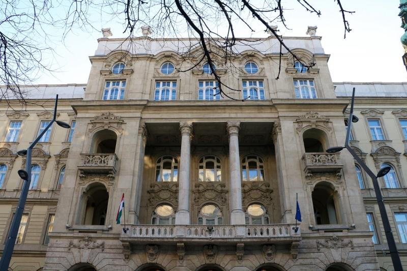 Az ELTE államilag támogatott helyeinek száma drámai csökkenésen ment keresztül.