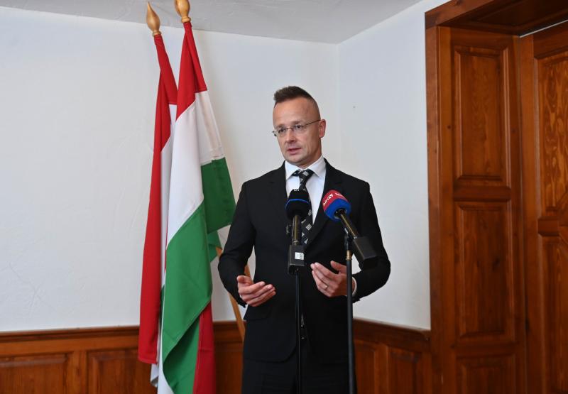 Szijjártó javaslatot tett arra, hogy az Európai Unió három ukrán katonai vezetőt felvegyen a szankciós listájára.