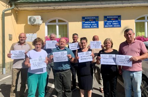 A közigazgatási dolgozók figyelmeztető sztrájkot hirdettek, hogy felhívják a figyelmet a munkakörülményeik és az elvárt juttatások javítására.