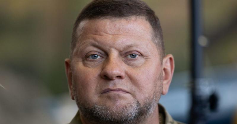 Zaluzsnij: Ukrajna zsákutcába került

Az ukrán helyzet egyre bonyolultabbá válik, és Zaluzsnij, az ukrán fegyveres erők vezetője, hangsúlyozta, hogy az ország jelenlegi állapotában nehéz kiutat találni. Az elmúlt hónapok eseményei, a harcok intenzitása és