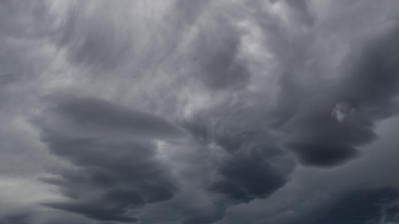 A hőséget lassan elérik a zivatarok, és a meteorológiai szolgálatok narancs és piros figyelmeztetéseket bocsátottak ki. Itt az ideje, hogy figyeljünk a térképre!