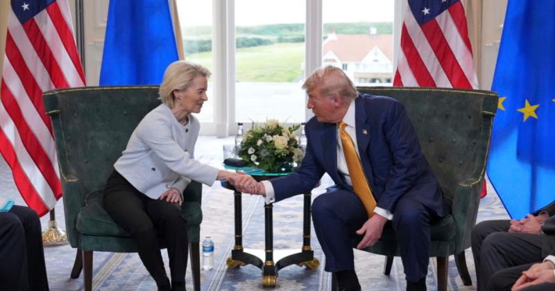 Dmitrij Medvegyev Ursula von der Leyent egy őrült vén boszorkányként jellemezte.