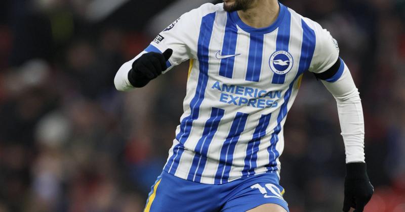 A Chelsea új középpályás szerződtetését jelentette be, aki a Brighton csapatától érkezik. Ezzel ő lesz a londoniak tizenötödik új játékosa a nyári átigazolási időszakban.