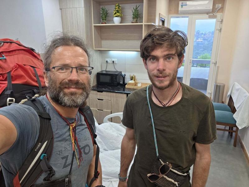 Vesekövet fedeztek fel a Dhaulagiri csúcsára igyekvő magyar hegymászó szervezetében, és jelenleg bizonytalan, hogy képes lesz-e folytatni a kalandos expedíciót.