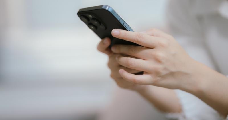 Egy férfi halálra ítélését hozta magával néhány Facebook-bejegyzése, amelyek felkeltették a hatóságok figyelmét. Az eset rávilágít arra, hogy a közösségi média hatalmas befolyással bírhat a jogi eljárásokra és a társadalmi normákra. A férfi posztjai olyan