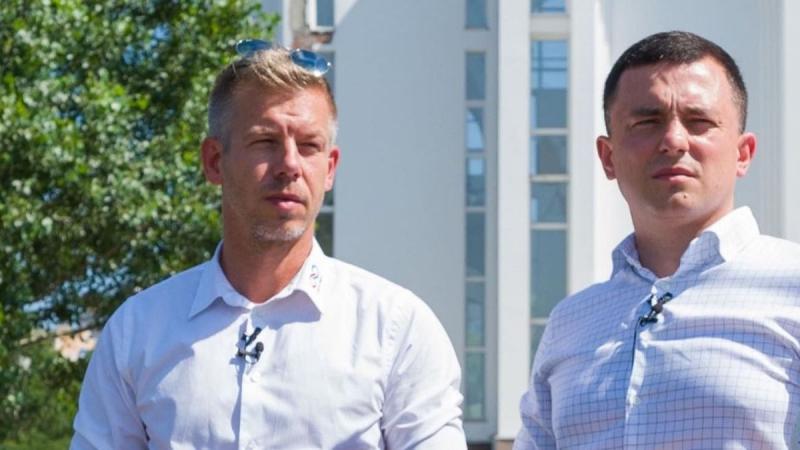 Előkerült Magyar Péter ukrán barátja, és láthatóan heves magyarázkodásba kezdett az újabb tiszai lebukás következtében. A szavak szinte csak úgy záporoztak belőle, mintha próbálta volna eloszlatni a gyanú árnyékát.