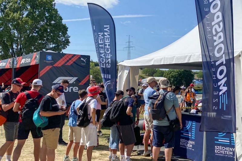 Új motorsport-akadémia nyílik a Hungaroringen, amely forradalmasíthatja a hazai motorsport jövőjét. A létesítmény célja, hogy fiatal tehetségeket támogasson és felkészítsen a versenyzés kihívásaira, valamint lehetőséget biztosítson a legmodernebb technoló